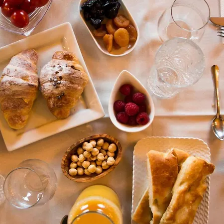 Alojamento de Acomodação e Pequeno-almoço L'aromatario 4*