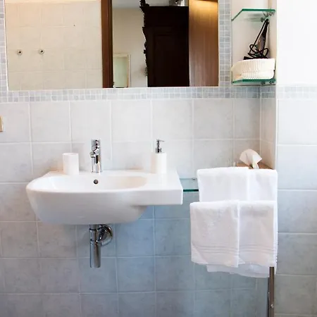 Alojamento de Acomodação e Pequeno-almoço L'aromatario Neive