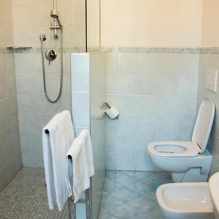 לינה וארוחת בוקר L'aromatario 4*