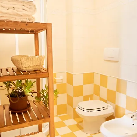 לינה וארוחת בוקר L'aromatario 4*