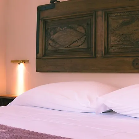 L'aromatario לינה וארוחת בוקר 4*