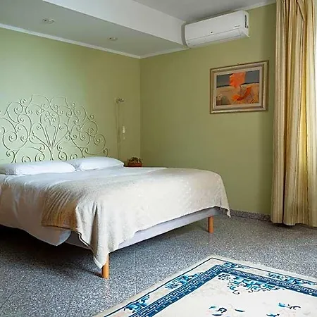 L'aromatario Bed & Breakfast 4*